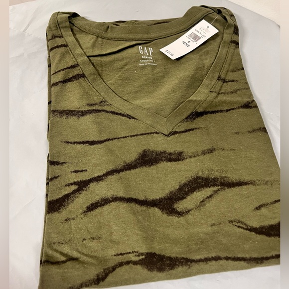 💥3/$15💥GAP Women’s Favorite V-Neck T-Shirt - Size S Petite Color Army Green - Picture 4 of 8